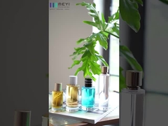 Parfümflasche mit Parfümkappe